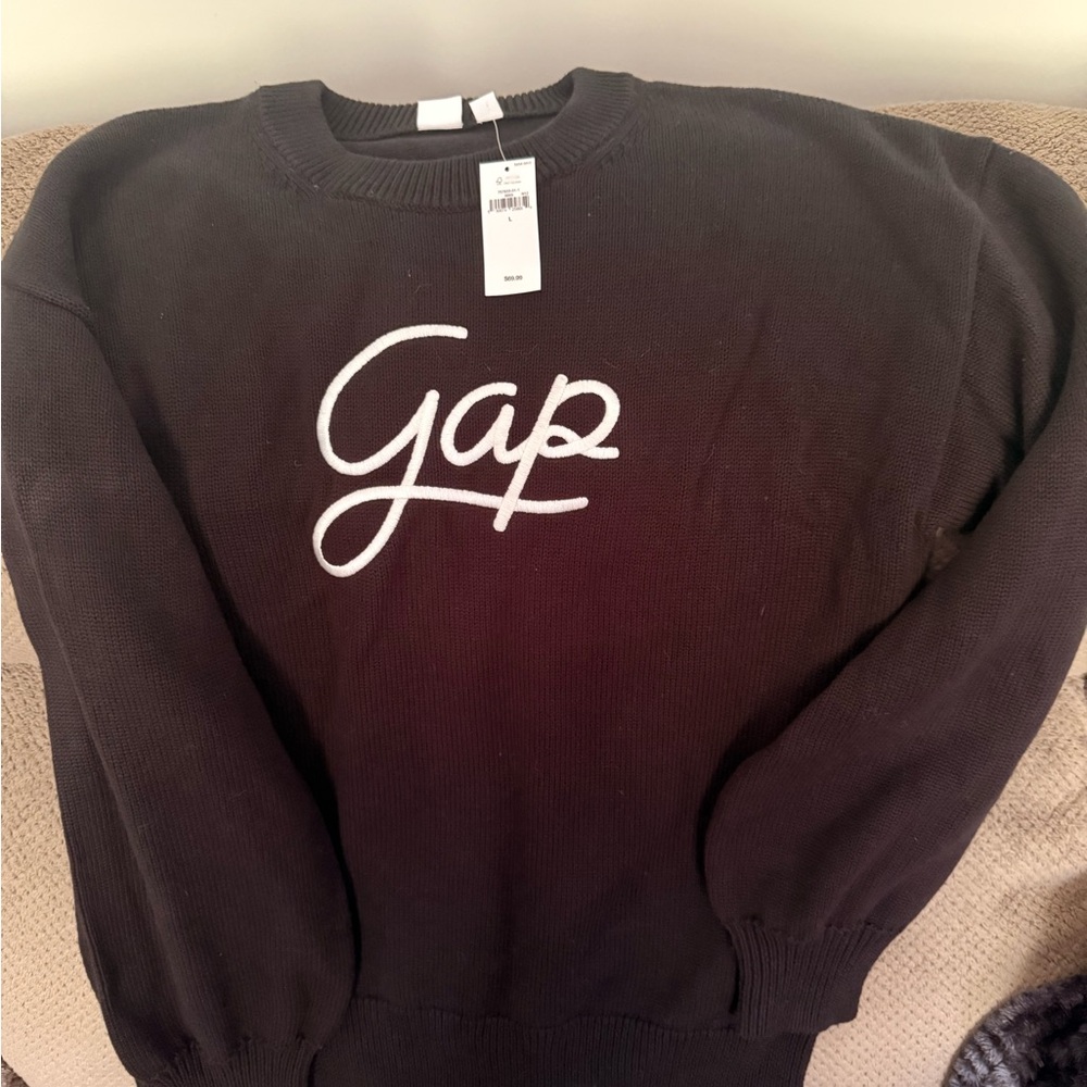 GAP sweater